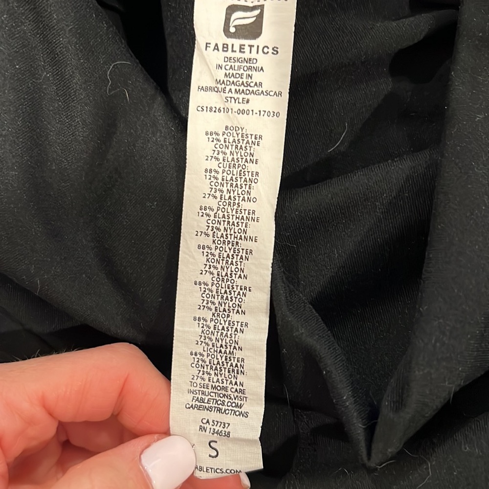 Fabletics capri size small - Picture 3 of 3